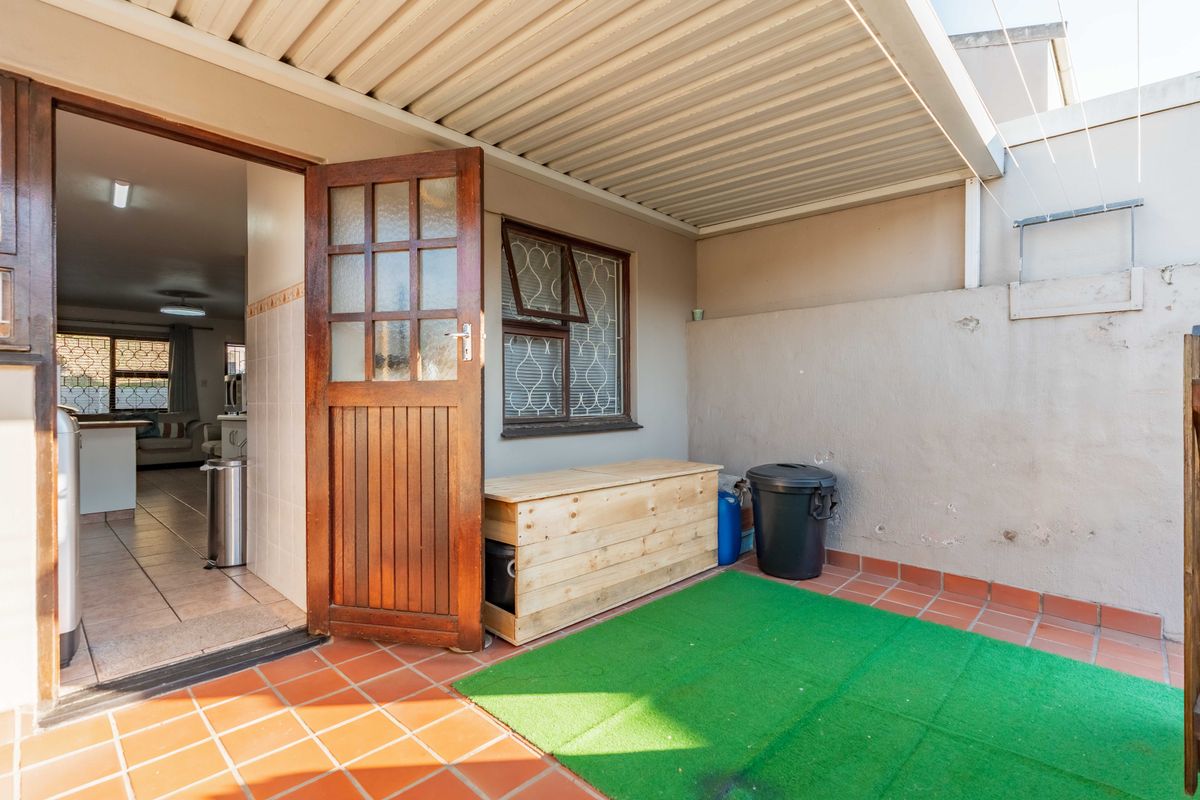 Neat, Modern, Lock up and Go in Sydenham - Photo 4