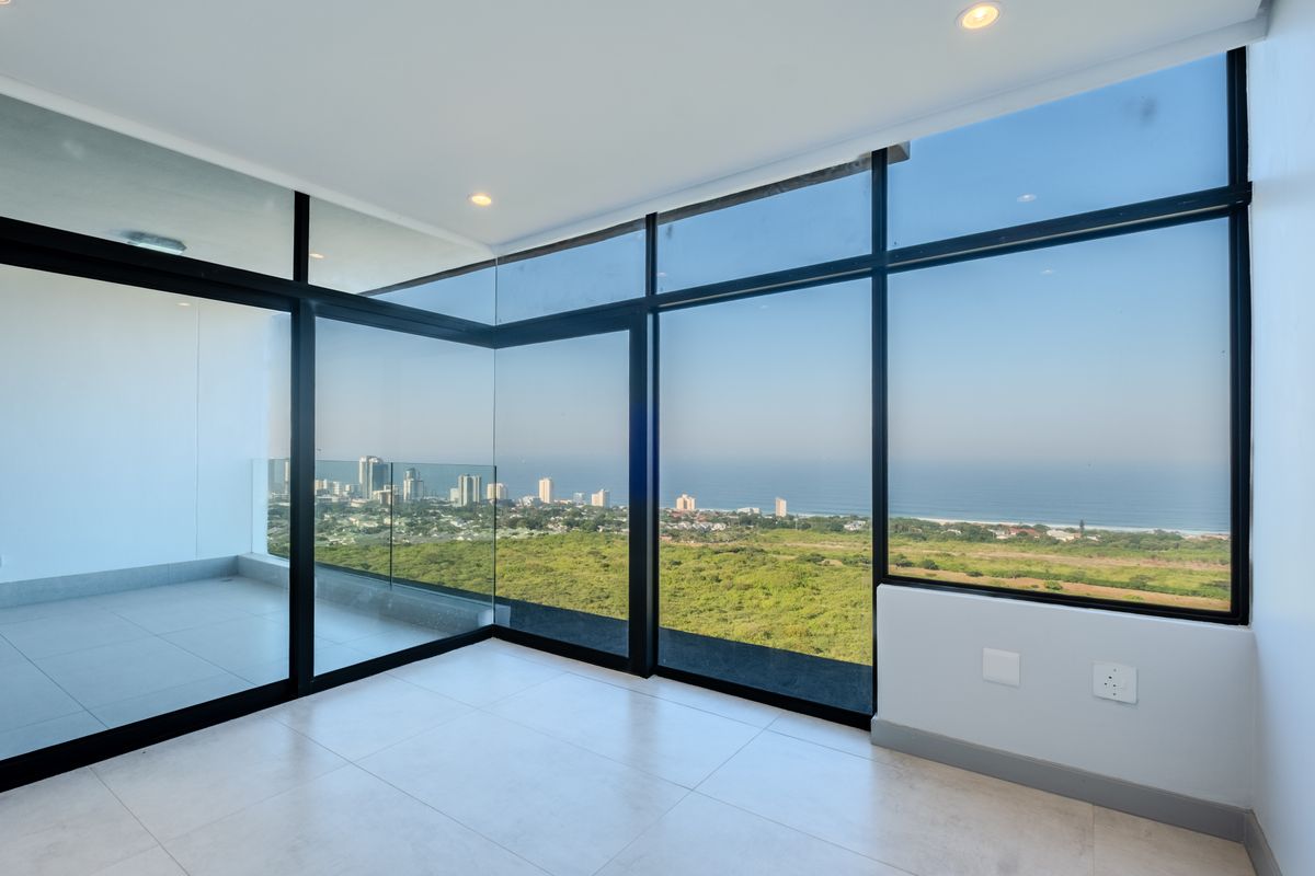 LUXURY APARTMENT WITH BREATHTAKING SEA-VIEWS - Photo 2
