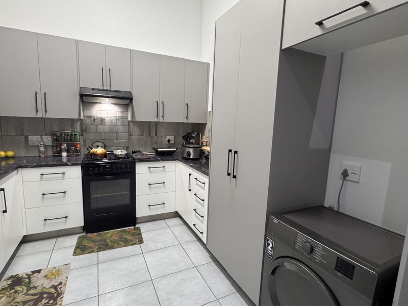 Newly Released 3 Bedroom Duet for Sale in Hartenbos Heuwels - Photo 3