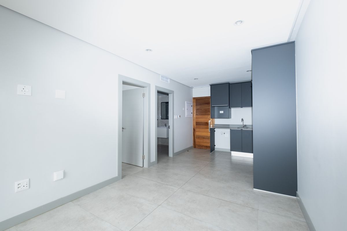 Apartment with Scenic Sea Views - Photo 4