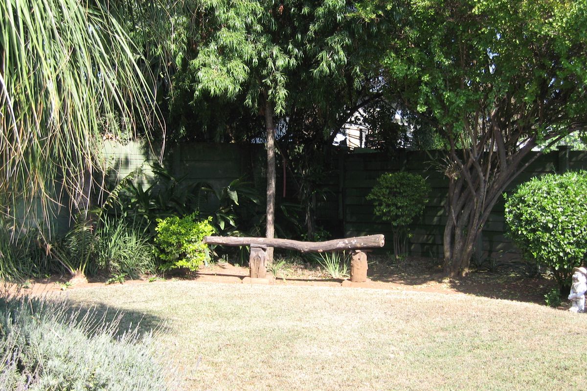 Cozy Family Home For Sale in a very Popular Area - Photo 5