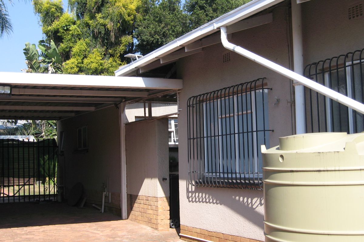Cozy Family Home For Sale in a very Popular Area - Photo 4