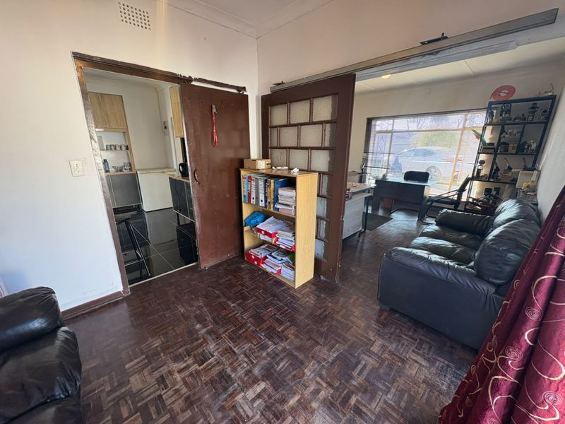 Your Perfect 3-Bedroom Sanctuary for Family Living - Photo 4