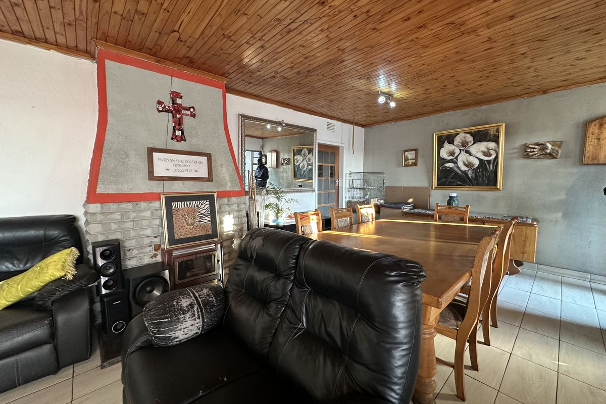 Dalpark Gem: Main Home, Rental Flat & Zero Electricity Bills - Photo 4