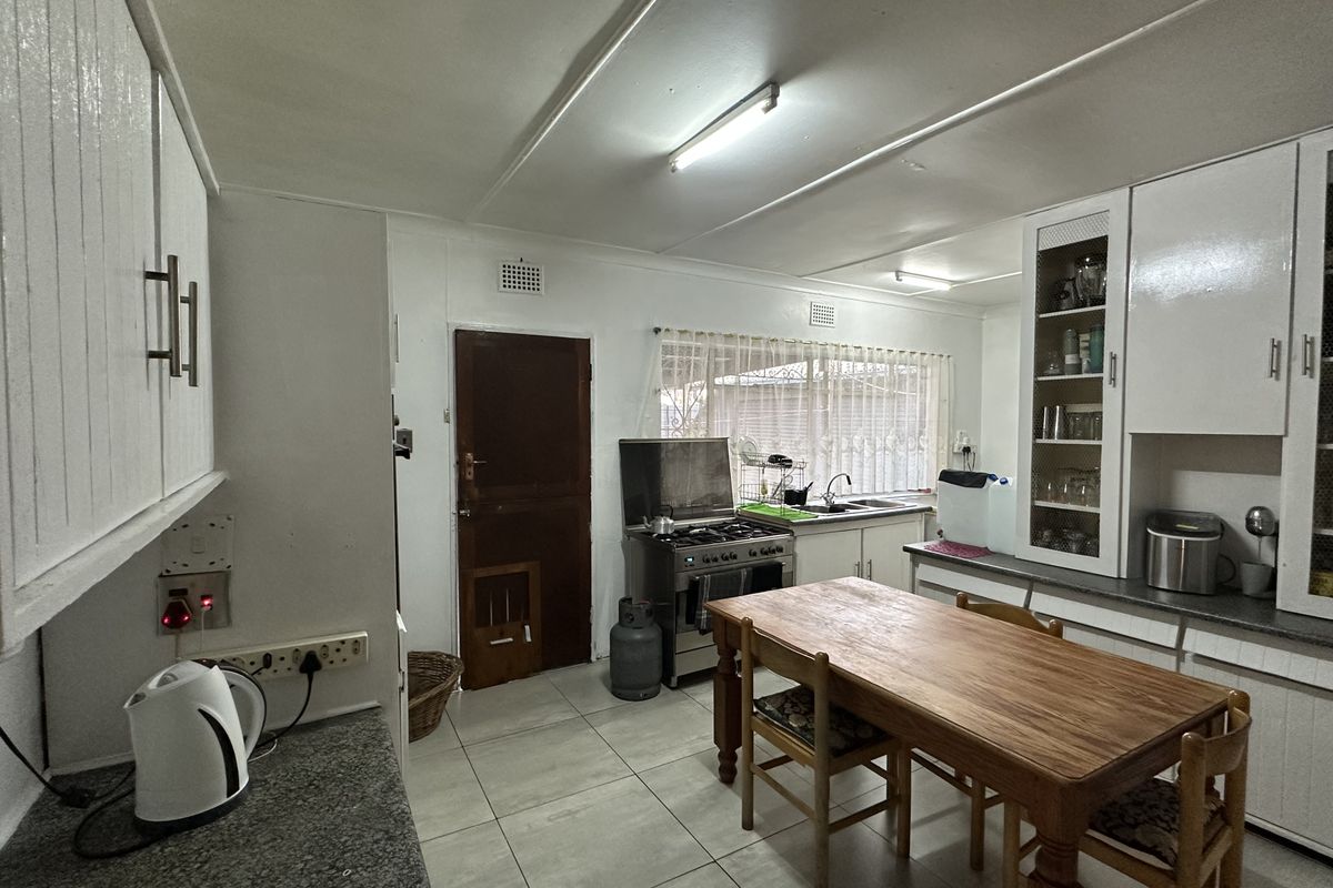 Dalpark Gem: Main Home, Rental Flat & Zero Electricity Bills - Photo 5