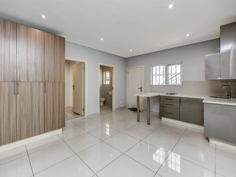Exclusive Four-Level Luxury Townhouse with a Private Penthouse-Style Master Suite - Photo 3