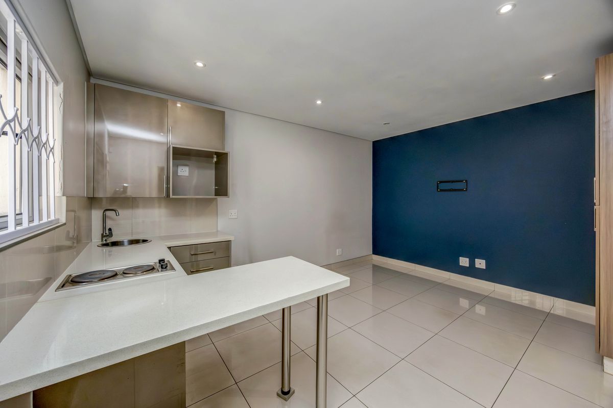 Exclusive Four-Level Luxury Townhouse with a Private Penthouse-Style Master Suite - Photo 4