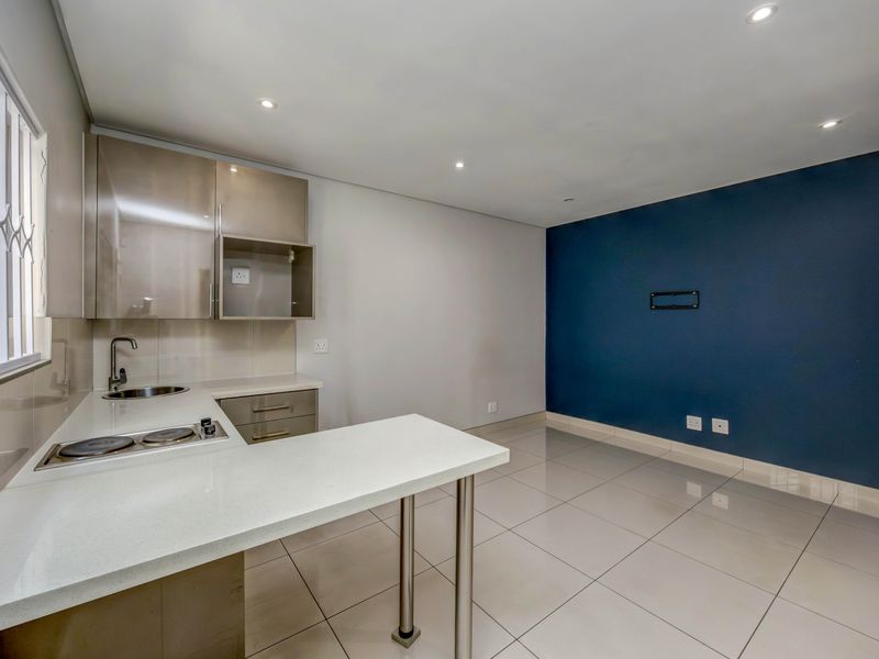 Exclusive Four-Level Luxury Townhouse with a Private Penthouse-Style Master Suite - Photo 4