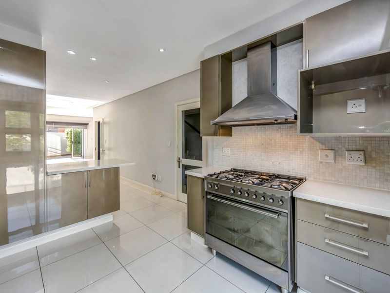 Exclusive Four-Level Luxury Townhouse with a Private Penthouse-Style Master Suite - Photo 8