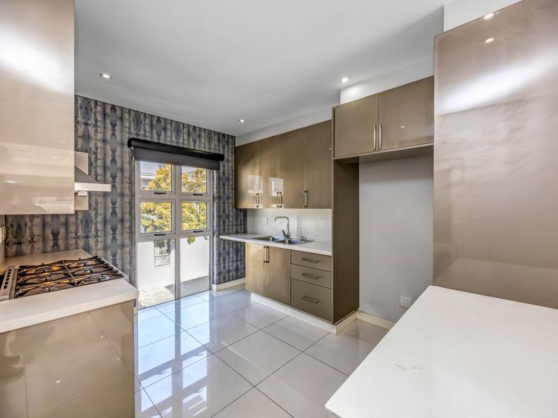 Exclusive Four-Level Luxury Townhouse with a Private Penthouse-Style Master Suite - Photo 7