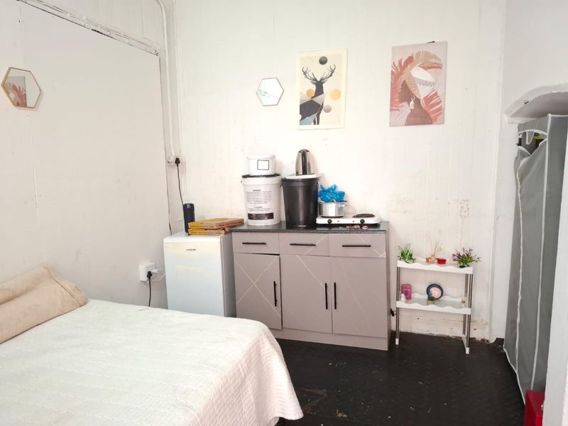 6-Room Rental Property for Sale in Quigney - Photo 6