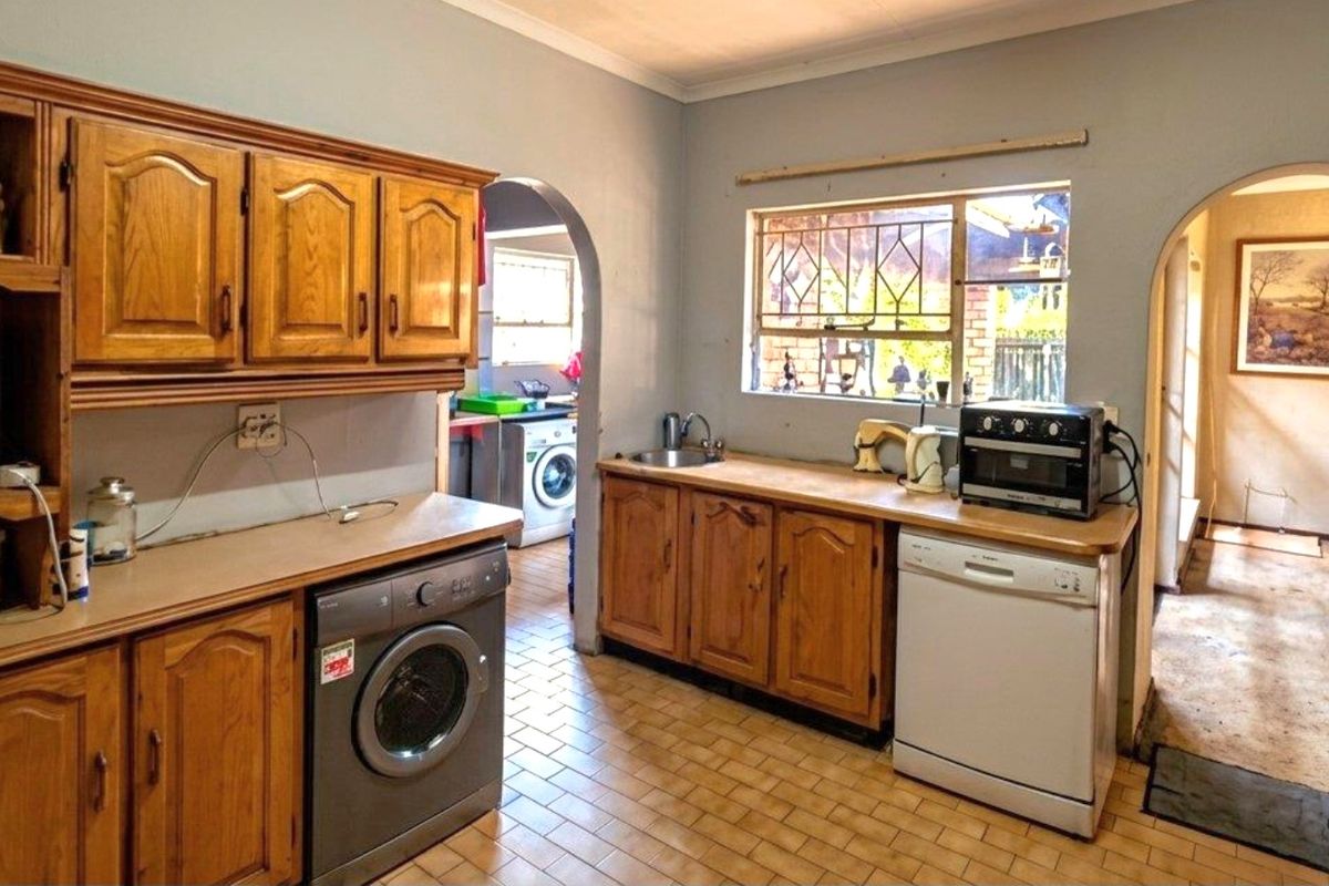 Dream Home Awaits - Photo 4