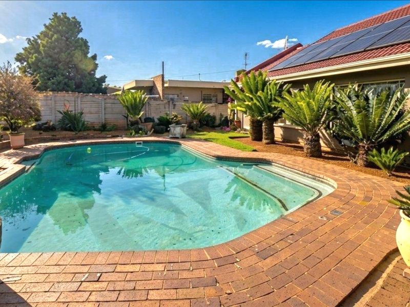 Dream Home Awaits - Photo 2