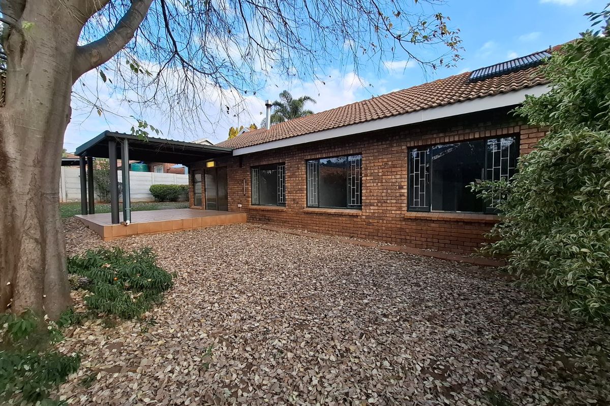 3 Bedroom duet to rent in Secura Park! - Photo 2