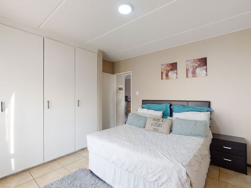 2 Bed Beauty - Photo 6