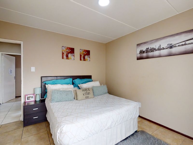 2 Bed Beauty - Photo 10