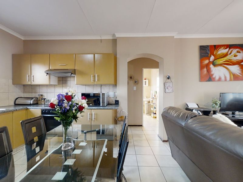 2 Bed Beauty - Photo 7
