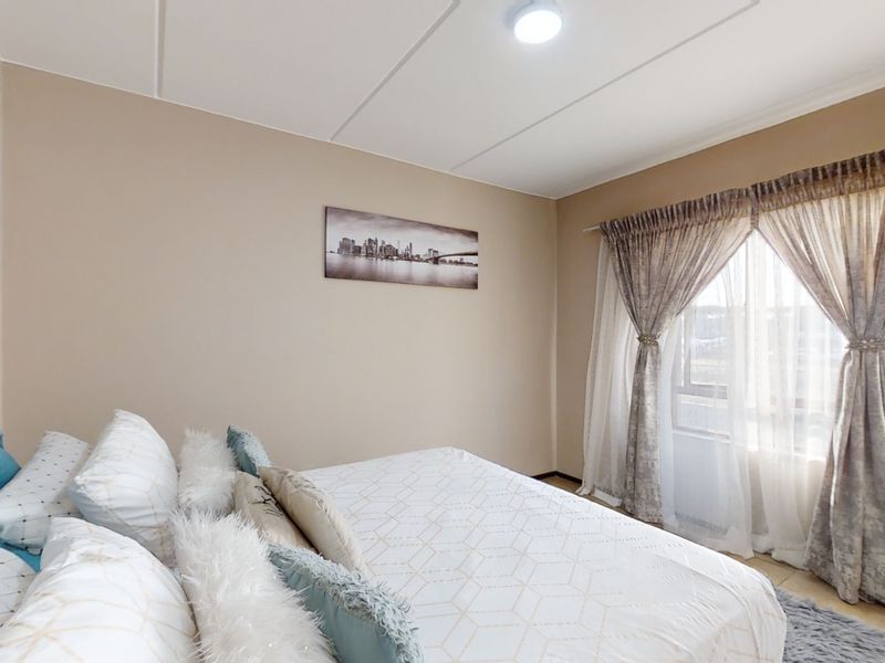 2 Bed Beauty - Photo 9