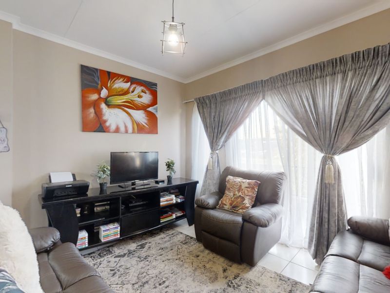 2 Bed Beauty - Photo 1