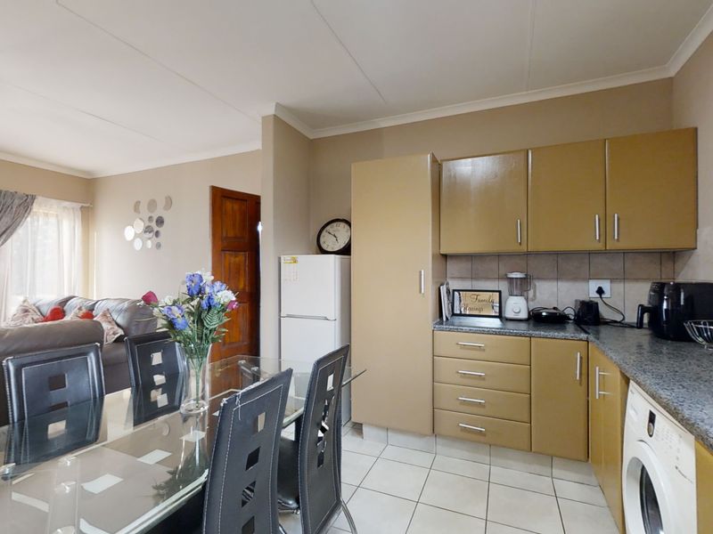 2 Bed Beauty - Photo 4