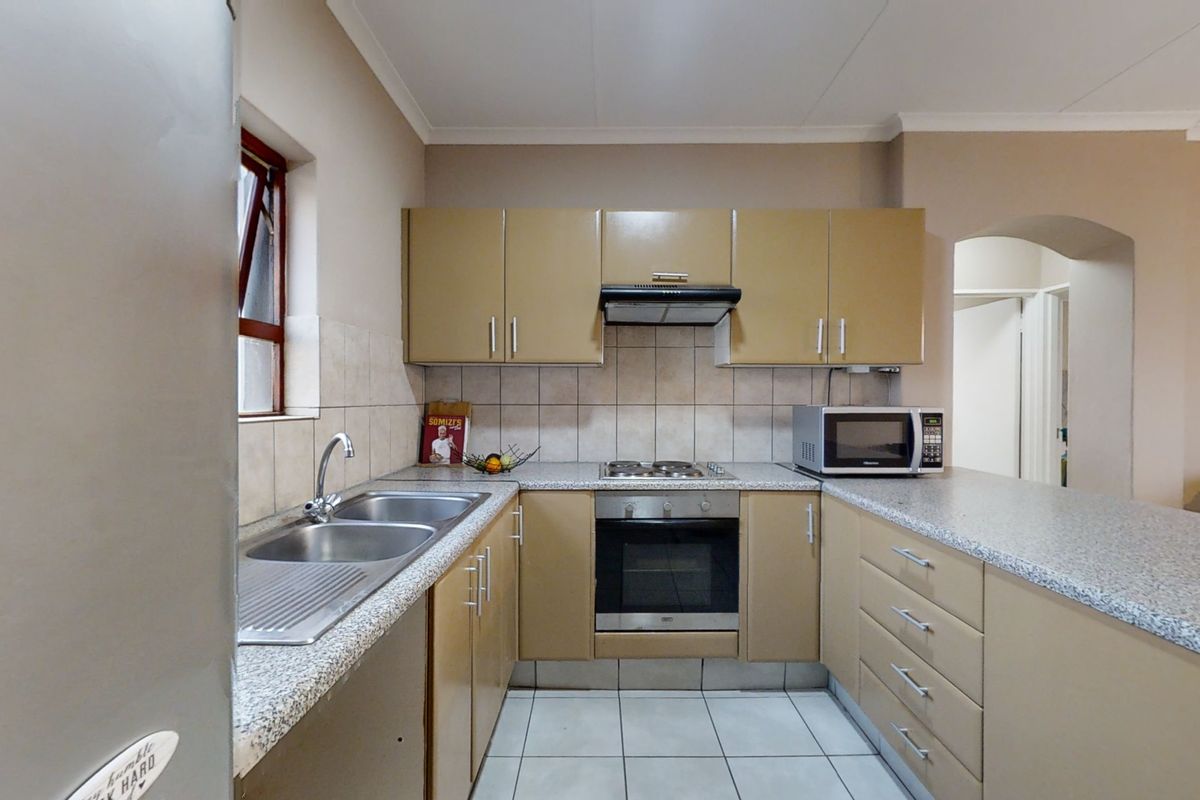 2 Bed Beauty - Photo 2