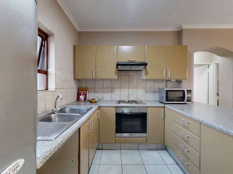 2 Bed Beauty - Photo 2