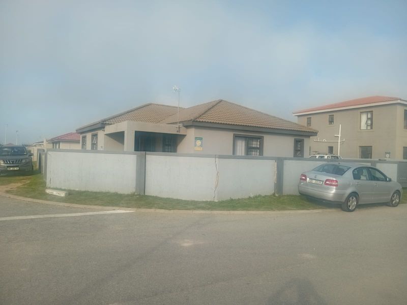 House For Sale In Mossel Bay - Photo 1