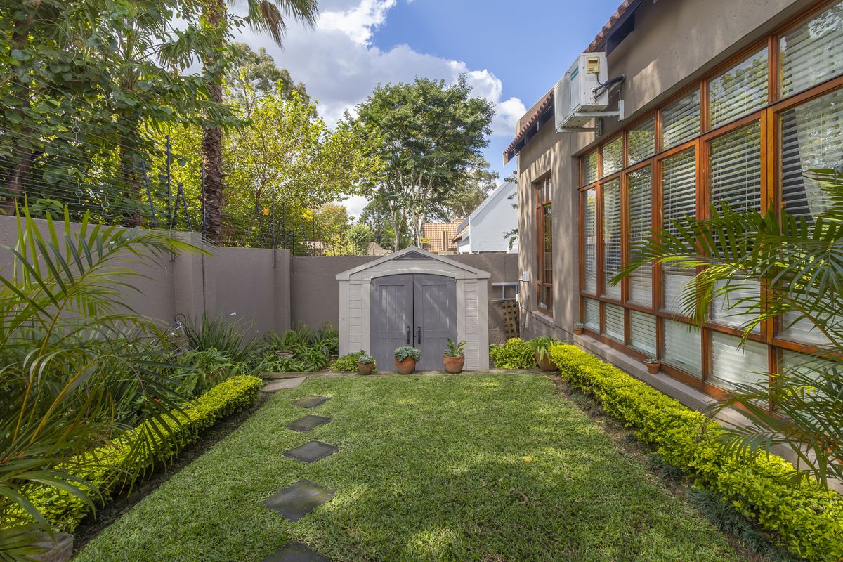 Beautifully Maintained Home with multigenerational living flexibility- self contained flatlet - Photo 2