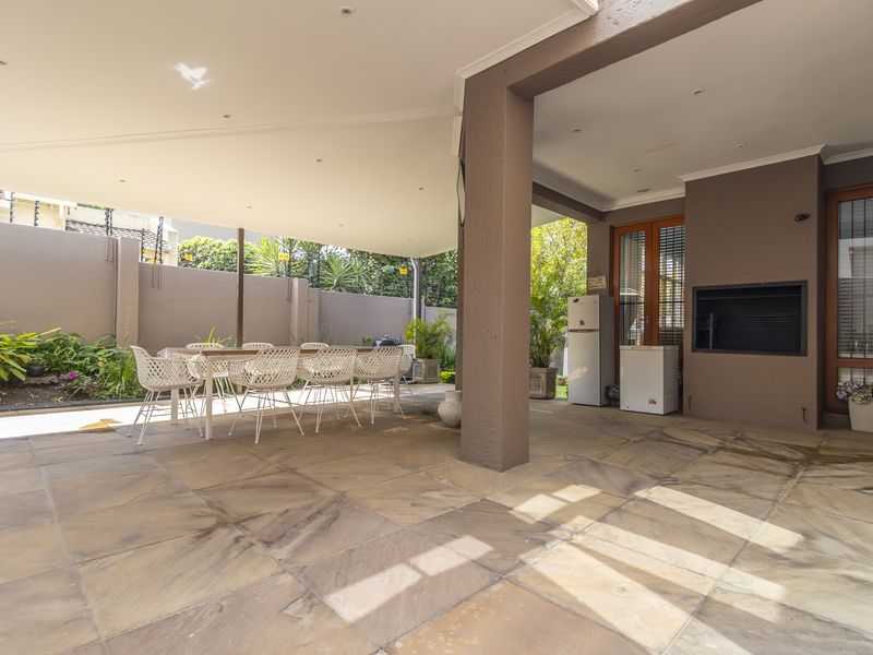 Beautifully Maintained Home with multigenerational living flexibility- self contained flatlet - Photo 6