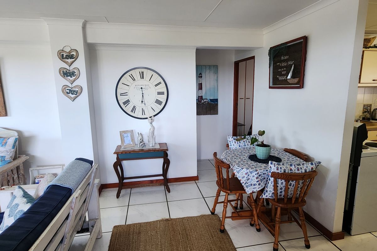 Where timeless character meets dual-income luxury - Photo 2