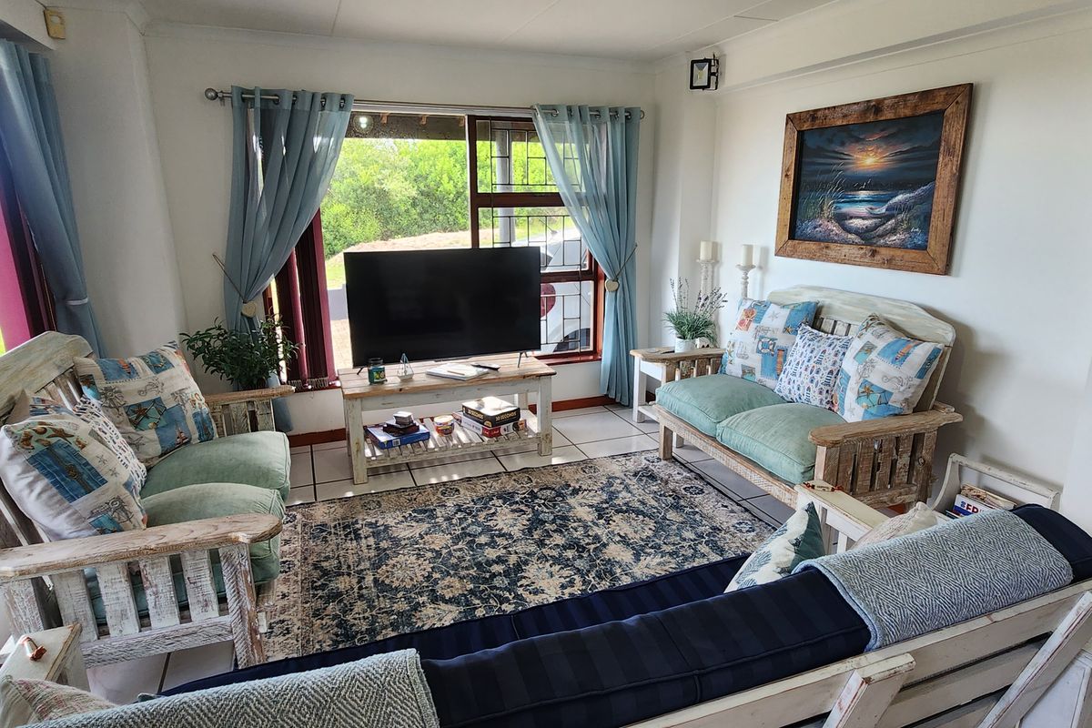 Where timeless character meets dual-income luxury - Photo 3