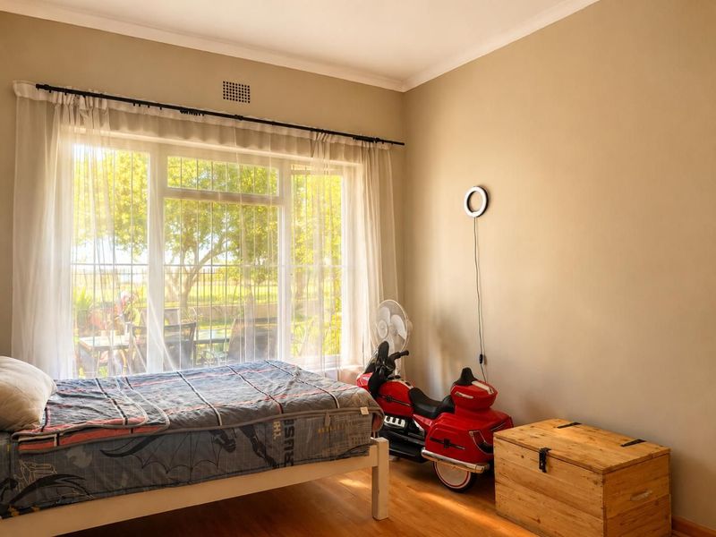 Family Home - Milnerton - Photo 8