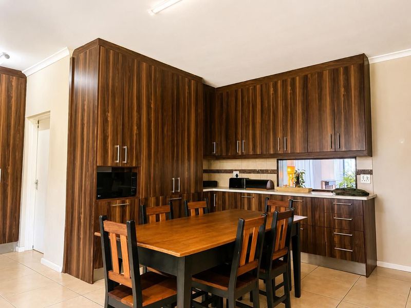 Family Home - Milnerton - Photo 6