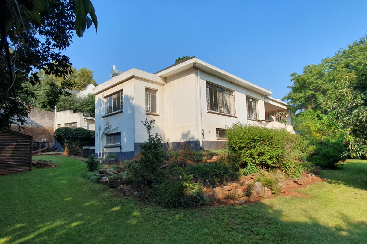Exceptional Golf Course Property with Endless Potential - Photo 2
