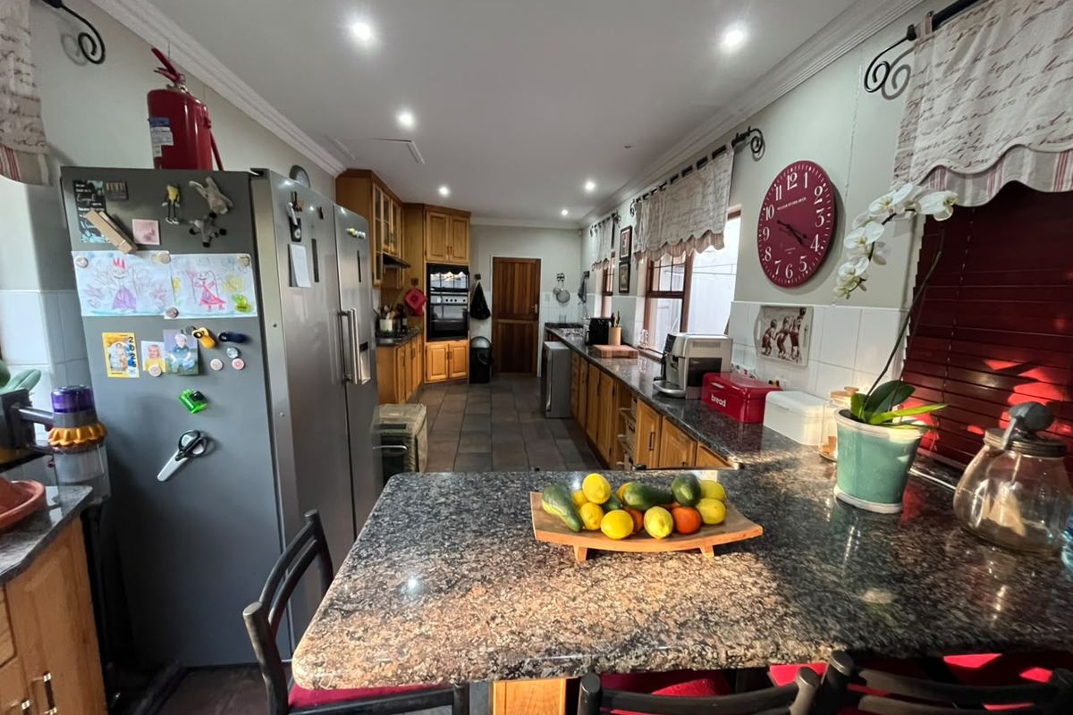 Where Family Memories Begin – Spacious Living in Protea Park - Photo 2
