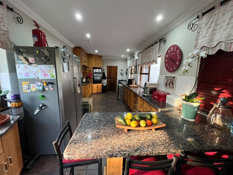 Where Family Memories Begin – Spacious Living in Protea Park - Photo 2
