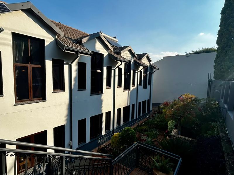 8-Bedroom Multi-Generational Mansion | 3 Living Sections | Solar & Off-Grid Ready - Photo 10