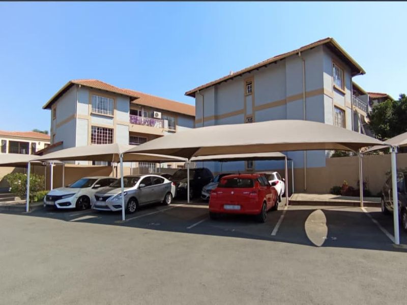 For Sale | Secure 2-Bedroom Sectional Title Apartment - Photo 1