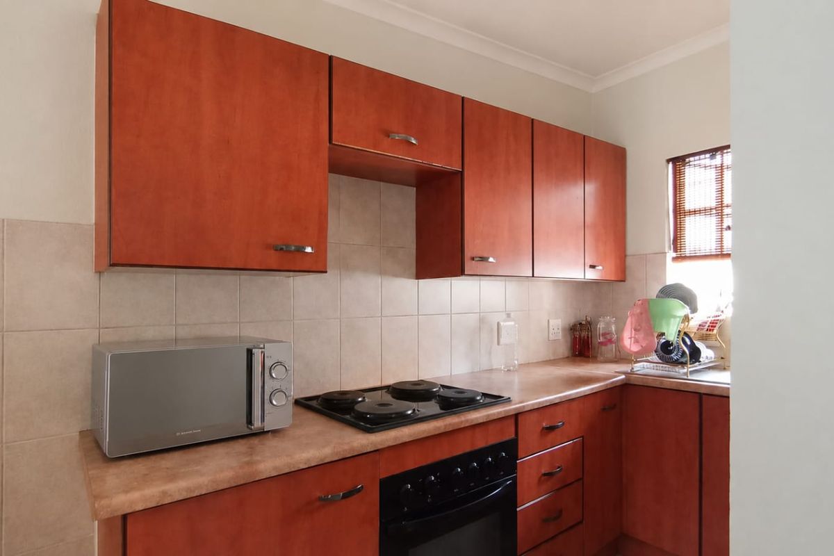 For Sale | Secure 2-Bedroom Sectional Title Apartment - Photo 2
