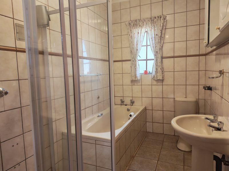Peaceful Family Home with Endless Potential – Entertainer's Dream! - Photo 9