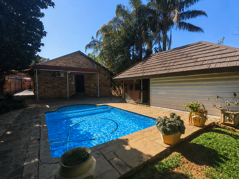 Peaceful Family Home with Endless Potential – Entertainer's Dream! - Photo 1