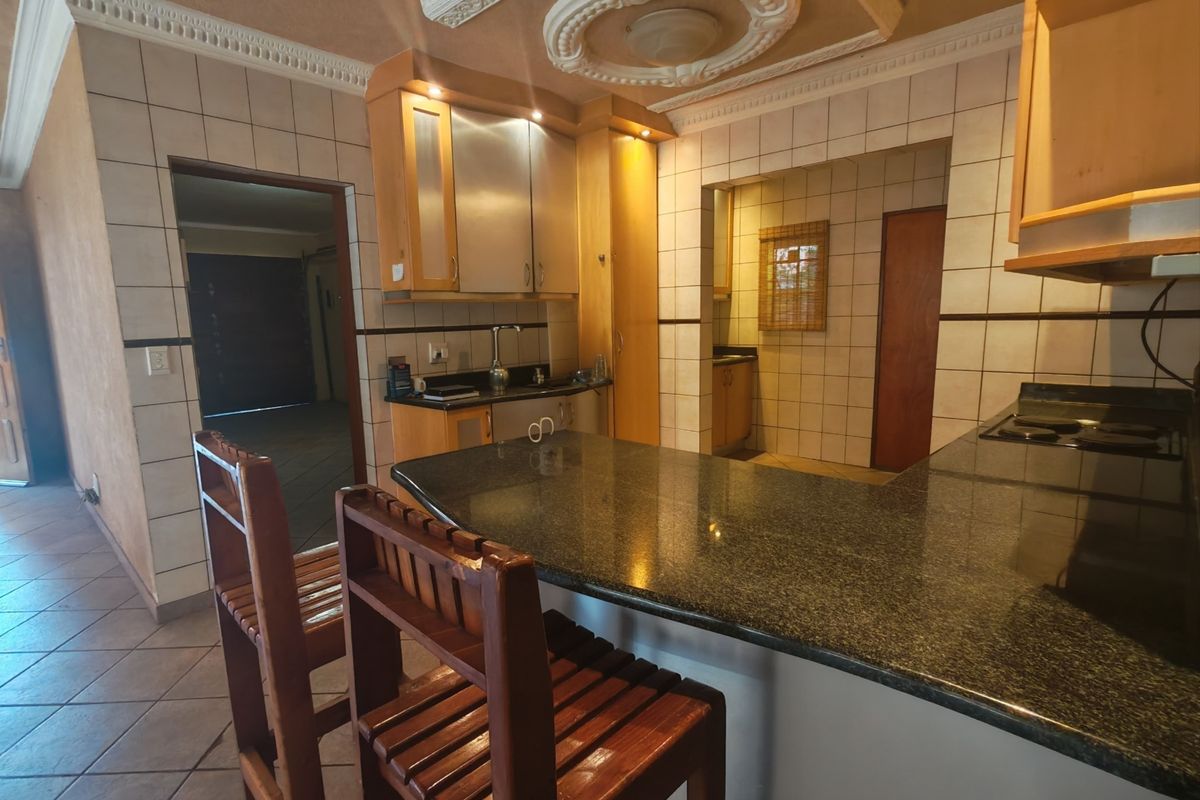 Peaceful Family Home with Endless Potential – Entertainer's Dream! - Photo 4