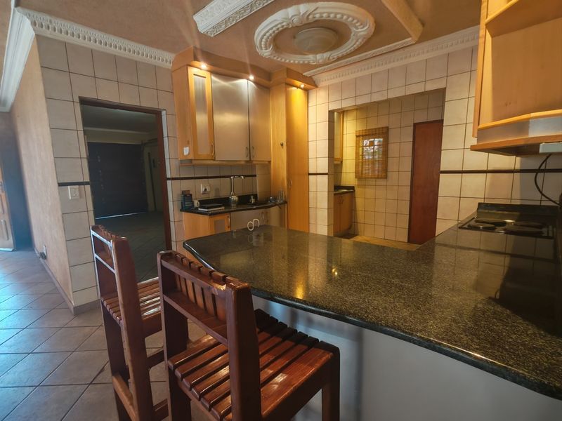 Peaceful Family Home with Endless Potential – Entertainer's Dream! - Photo 4
