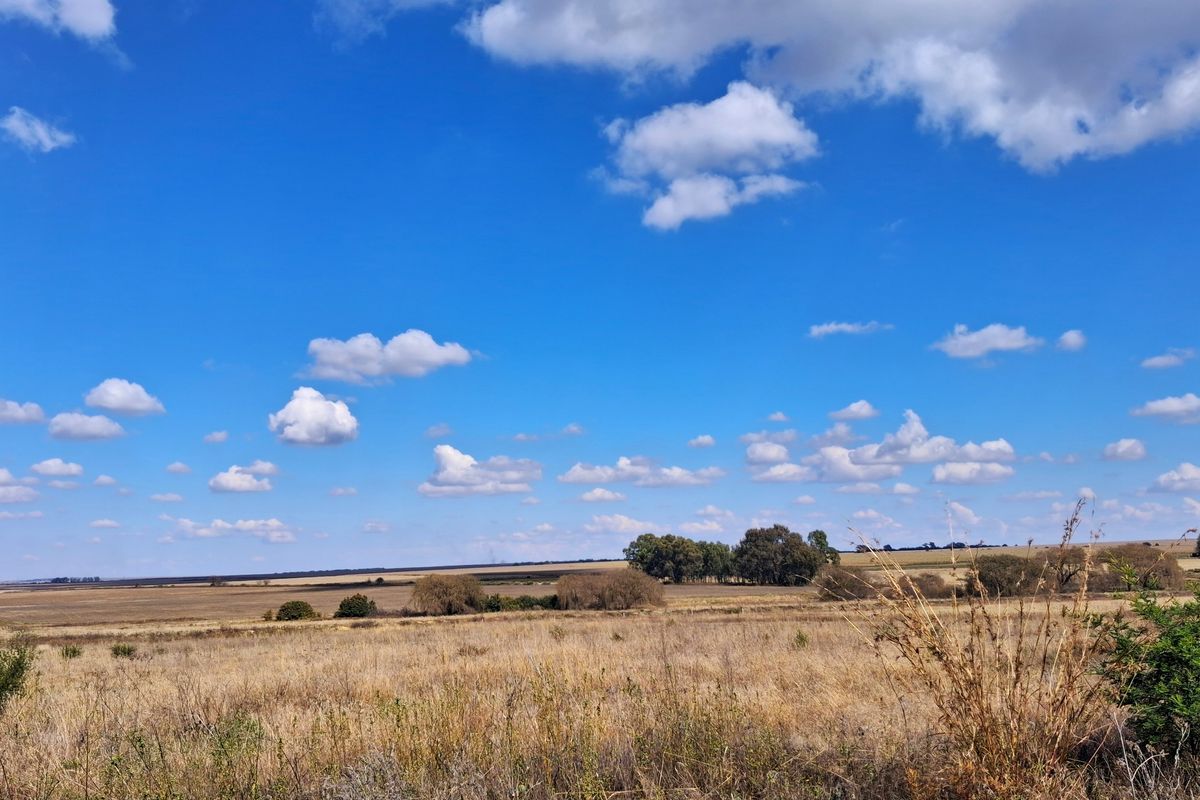 Spacious 2230m2 vacant land for sale in Derby, Rustenburg—ideal for your dream home or investment! - Photo 2