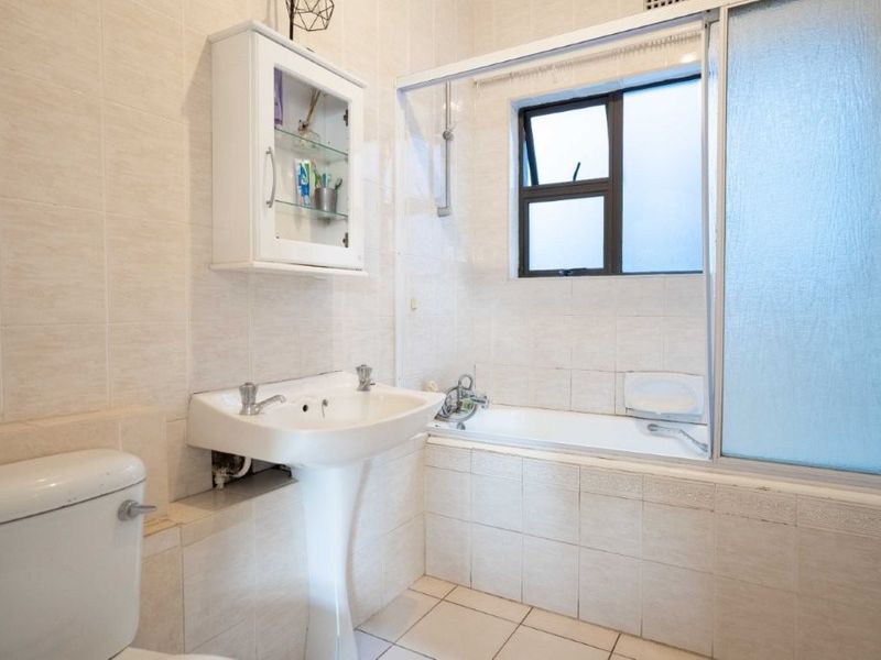 Modern Pet Friendly Duplex - Photo 5