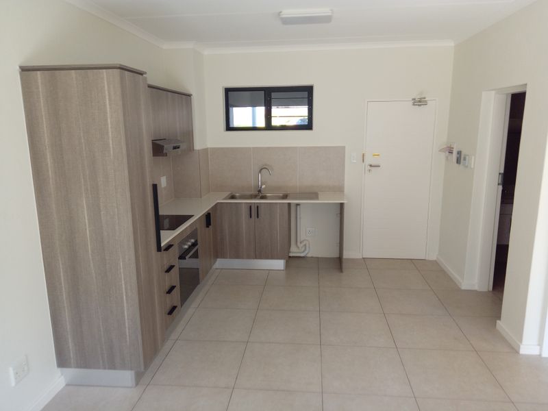 Stunning, modern, ground floor apartment. - Photo 1
