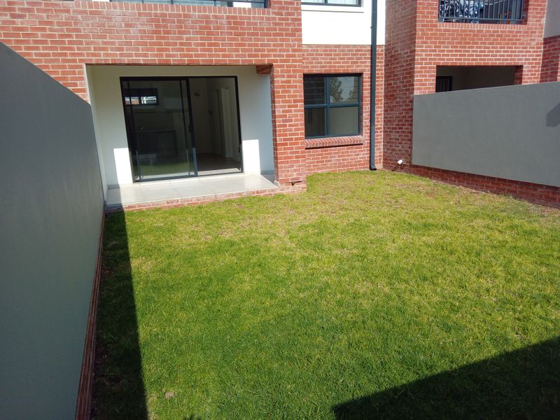 Stunning, modern, ground floor apartment. - Photo 10