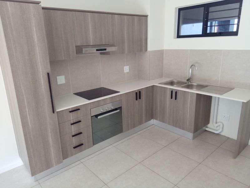 Stunning, modern, ground floor apartment. - Photo 3