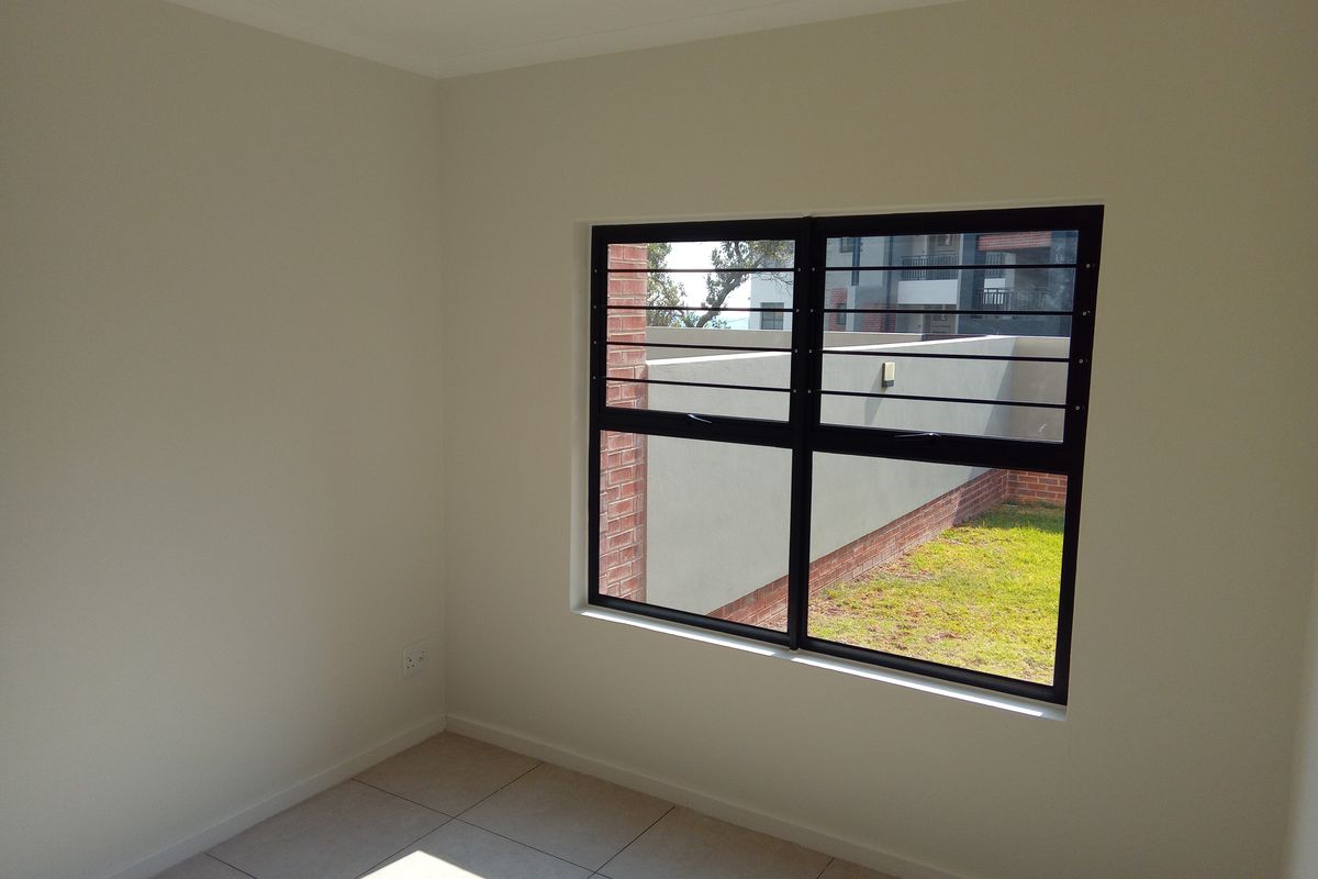 Stunning, modern, ground floor apartment. - Photo 5