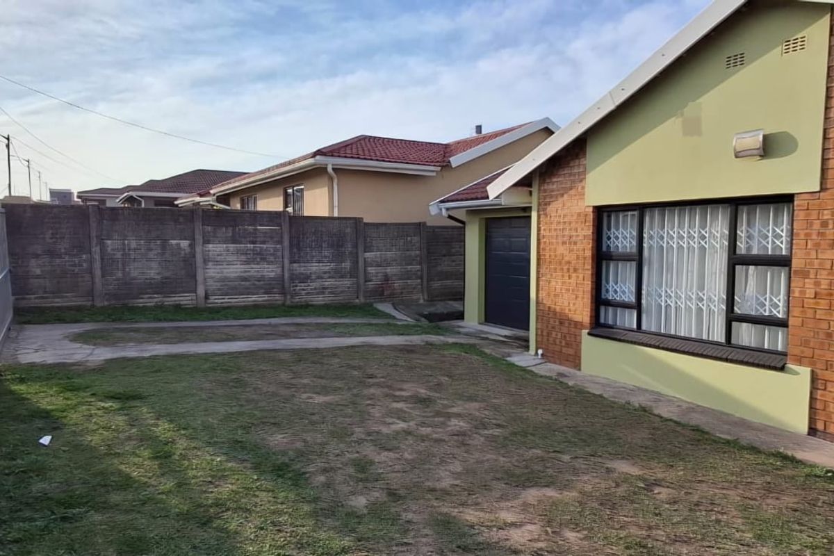 Immaculate Family Home with 2 Income-Generating Flats - Photo 2